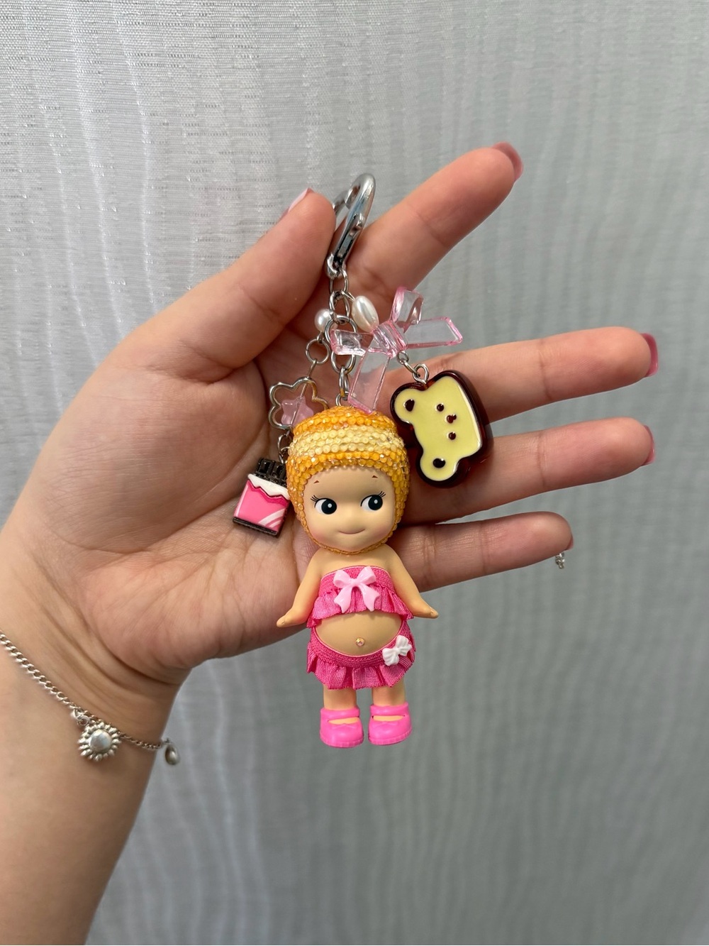 Sonny Angel Cream Puff Bedazzled Keychain - Picture 3 of 7